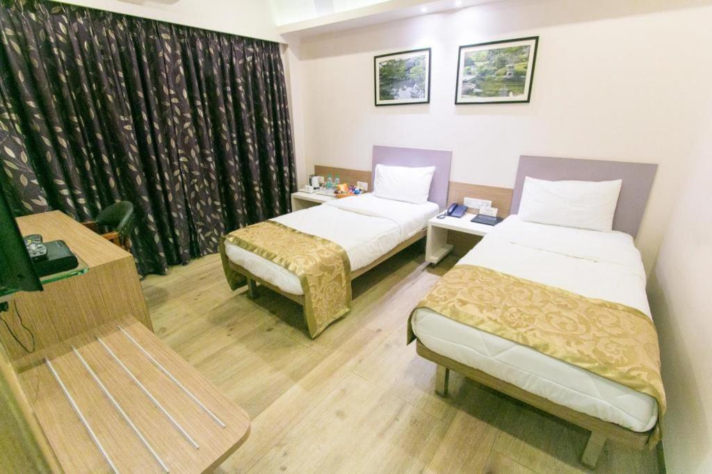 Seasons Hotel Mira-Bhayandar Exterior photo